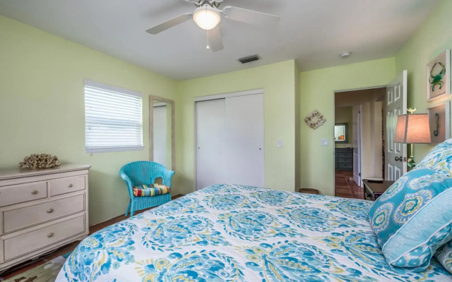 Glory Days - 206 Archer Way