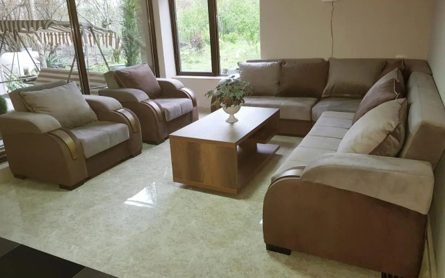 The Kiwi House