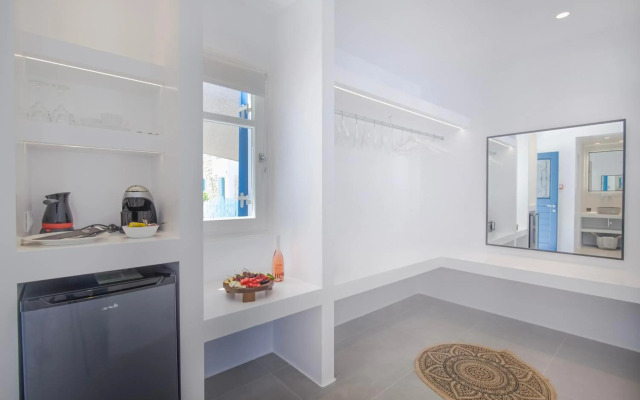 Alexandros Suites & Apartments