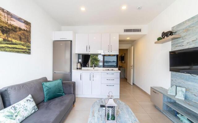 Seafront Flat With Fascinating Sea View in Bodrum