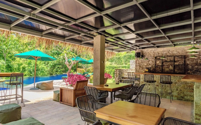 Alamanda Lovina Resort