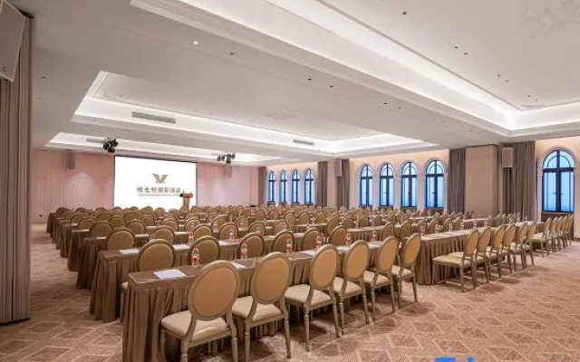 Vienna International Hotel (Fengcheng Circulation Park Huijin Branch) – Business – Yichun