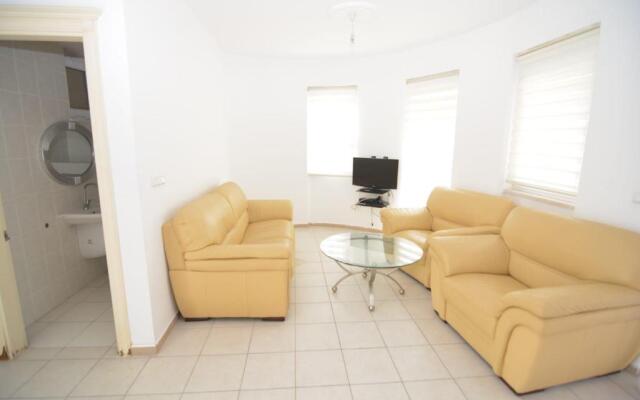 Bella Villa 6