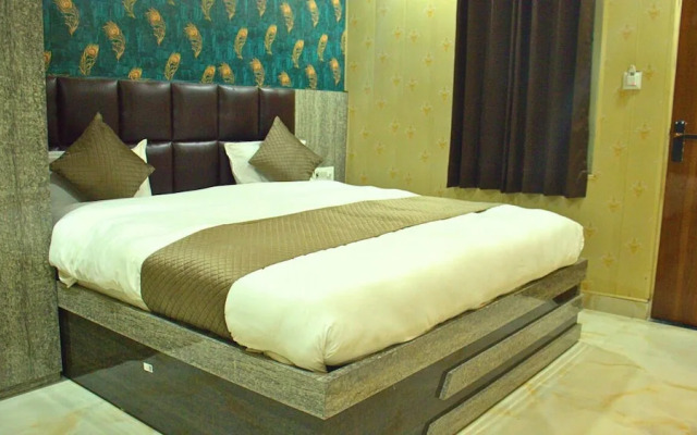 Ganga Riverfront Rooms And Banquet