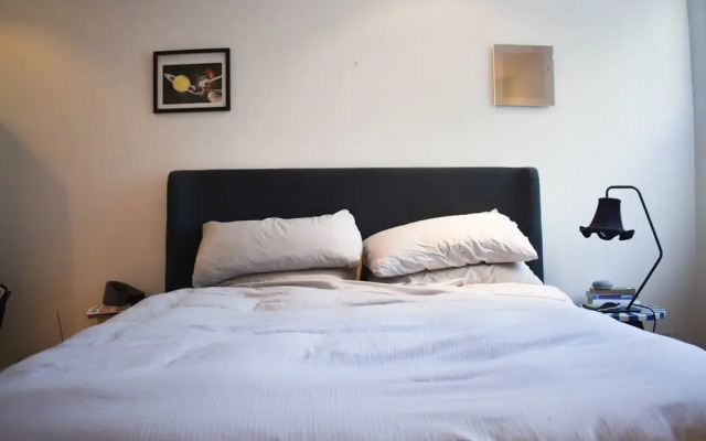Modern 3 Bedroom Flat in Central Brighton Townhouse