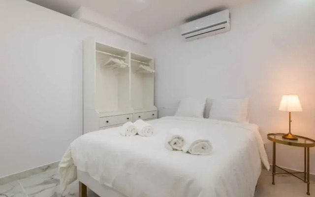 Baleeira Sea View Studio