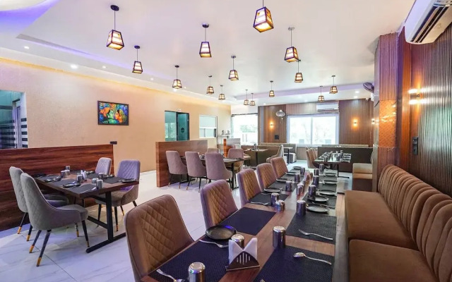 Fabhotel The Vrindavan Inn