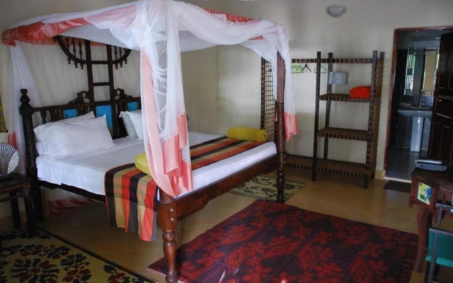 Makuti Beach Bungalows