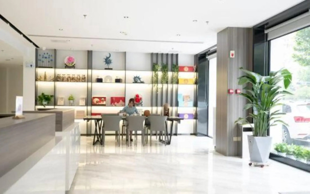 Luoyang 24h qixijia Hotel