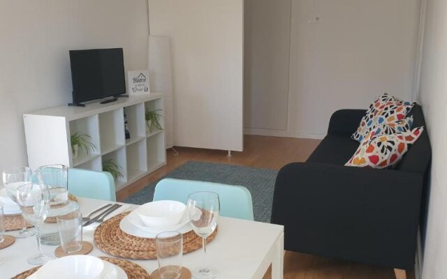 New and Central with free parking and 5min walk of subway station