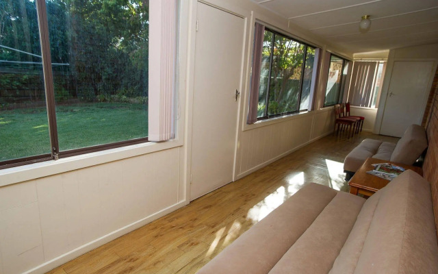 Manera Heights Apartment Motel