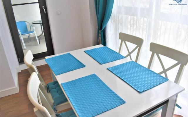 Onix Blue Mamaia Apartment 6