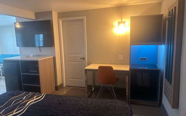 Super 8 by Wyndham Oceanside Downtown