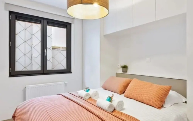 Fully Equipped Apartment With Lateral sea View