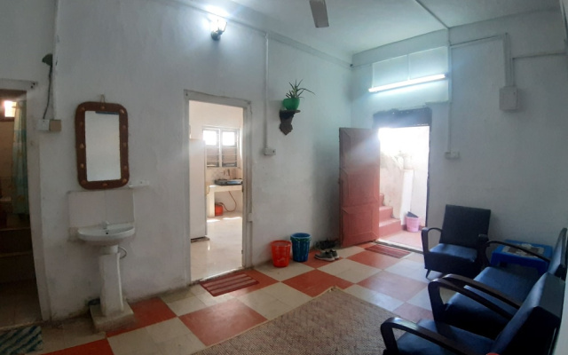 Mamdali Guest house