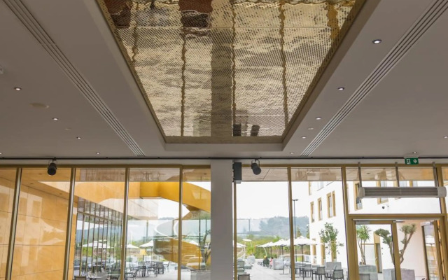 mk | hotel tirana
