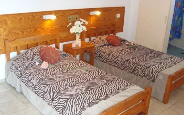 Arkadi Apartments