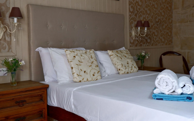 Village Knights Accommodation