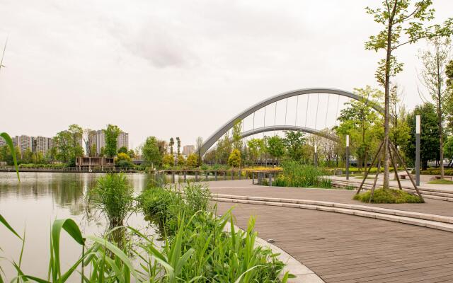 Holiday Inn Chengdu Century City - East Tower, an IHG Hotel