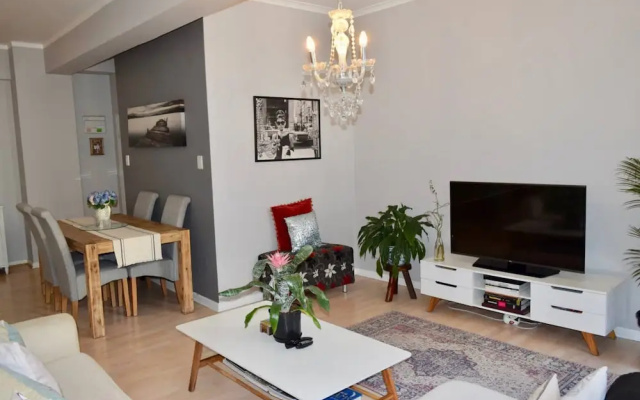Beautiful Apartment in The Piazza With Pool and Gym