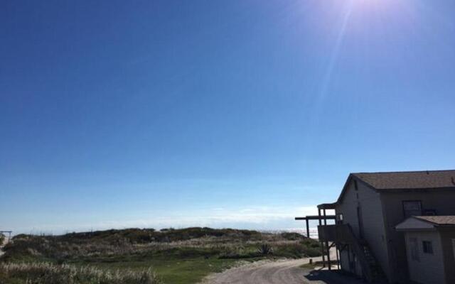 Beachgate CondoSuites and Oceanfront Resort