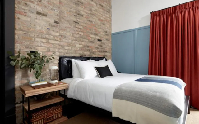 The Chicago Hotel Collection - Wrigleyville