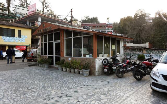 OYO 899 Dwaper Hotel