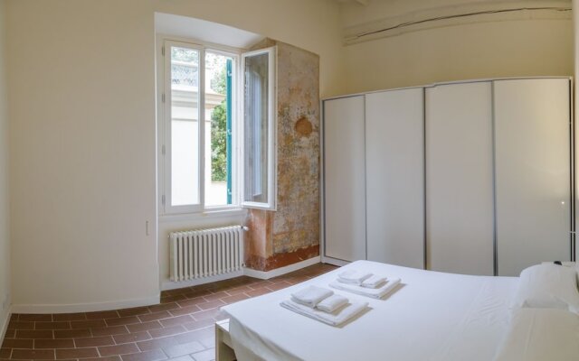 EE Florence Luxury Apartments