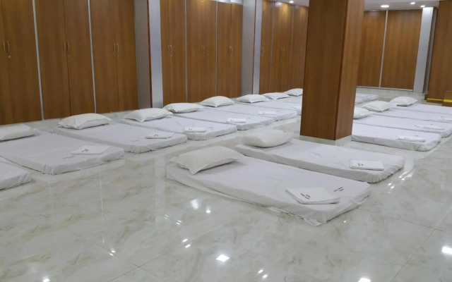 Hotel Srees by OYO Rooms