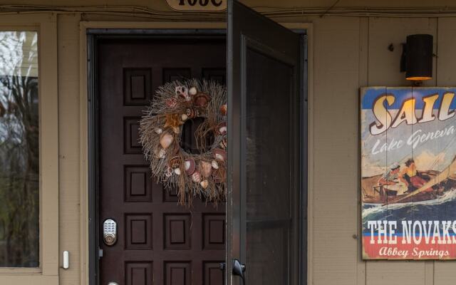 The Lakepod at Abbey Springs 2 BDR 5 Min to Lake