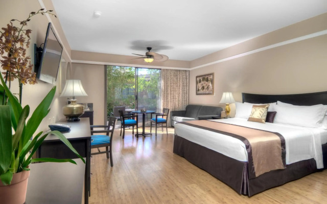 Dinah's Garden Hotel