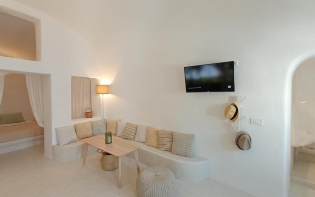 Sisyphus House in Santorini
