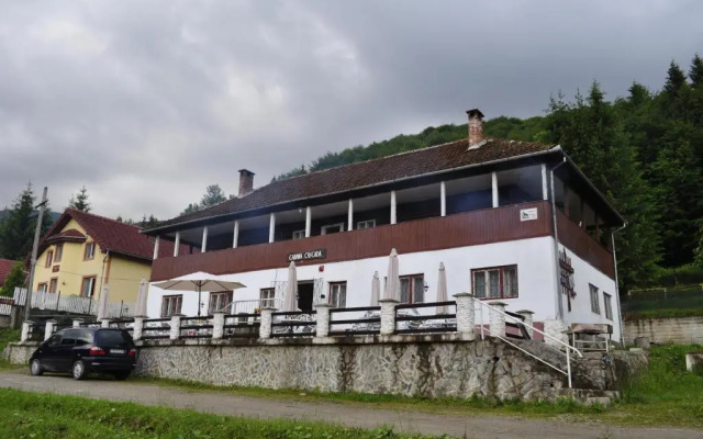 Cabana Cascada Cârnic