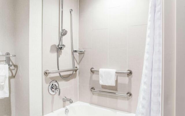 Doubletree by Hilton Pleasant Prairie Kenosha