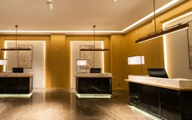 Maison New Century Hotel Lu'an