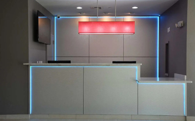 SureStay Plus Hotel by Best Western Humble