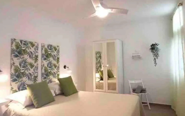 Céntrico apartamento con terraza, parking y WIFI