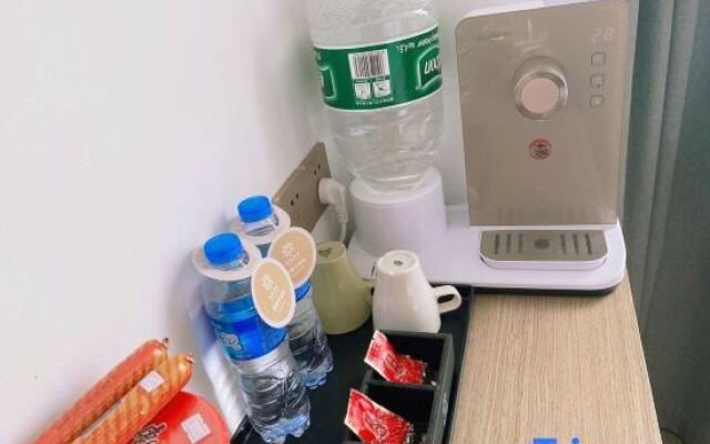 Zhengzhou Jujing Hotel