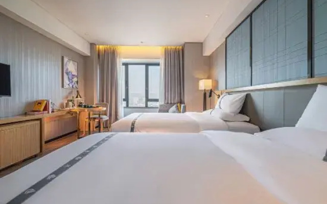 Yeste International Hotel