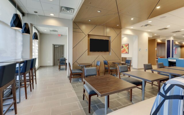 Holiday Inn Express Holly Springs Raleigh Area by IHG