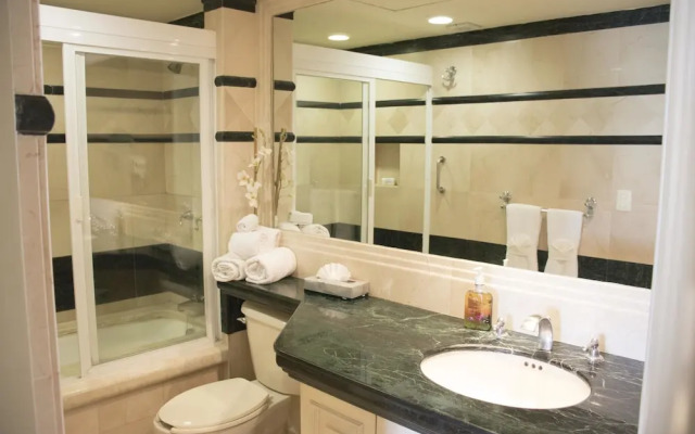 Porto Bello Gran Marina by GuruHotel