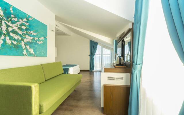 Acroter Hotel Spa