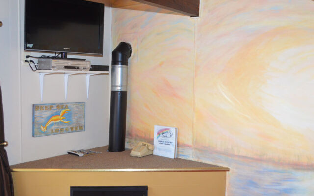 Wheeler on the Bay Lodge & Marina