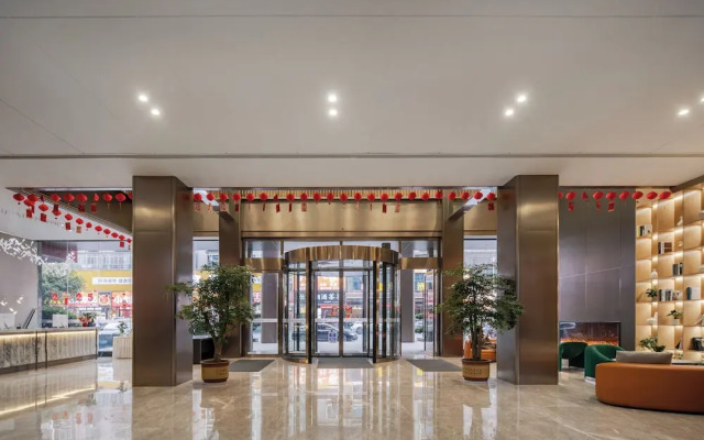 Wanzai Yijia La Maison Hotel