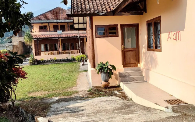 Villa Tunas Alam Mutiara