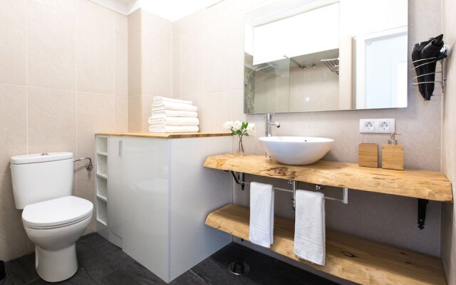 Endless Summer Apartment, Fresh Style and Sea Views