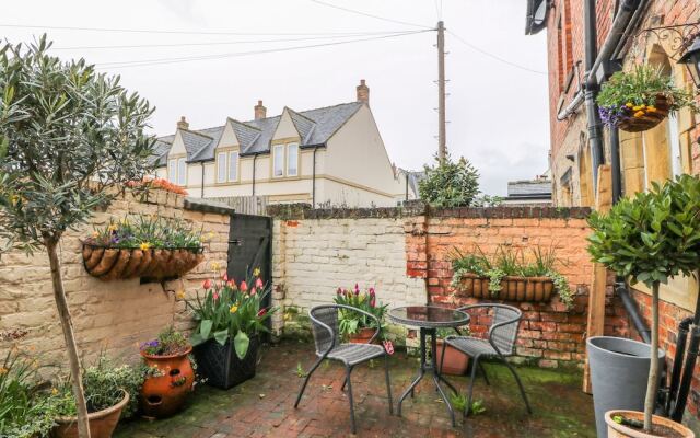 30 High St. Agnesgate