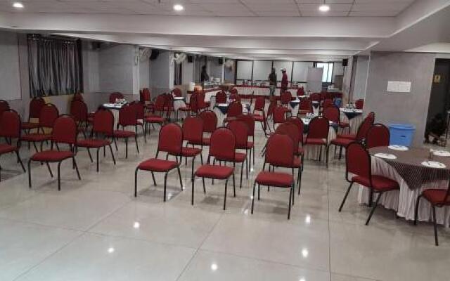 Hotel Opal