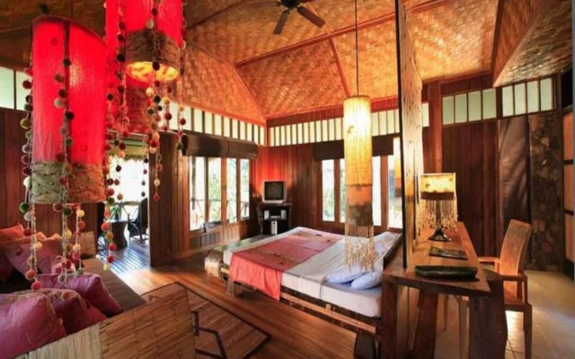 Coral Bay Resort