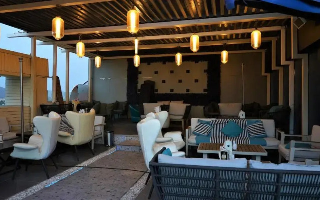 Golden Night Hotel